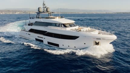 108ft CUSTOM LINE yacht HAIAMI u2014 exterior