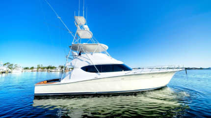 60ft HATTERAS yacht ME AND THE BOYS u2014 exterior