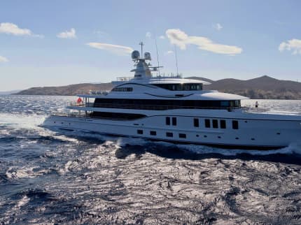 Amels Luxury Yacht PLVS VLTRA Profile