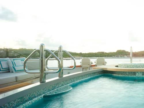 How to charter a yacht