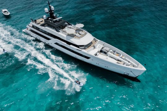 he ENTOURAGE is the perfect vessel for European yachting.