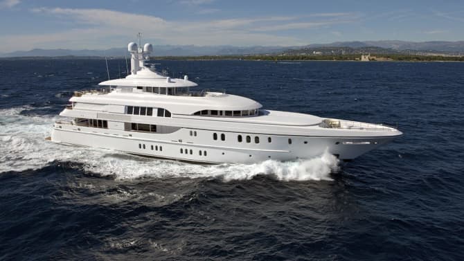 197ft LURSSEN yacht BELLA VITA u2014 exterior