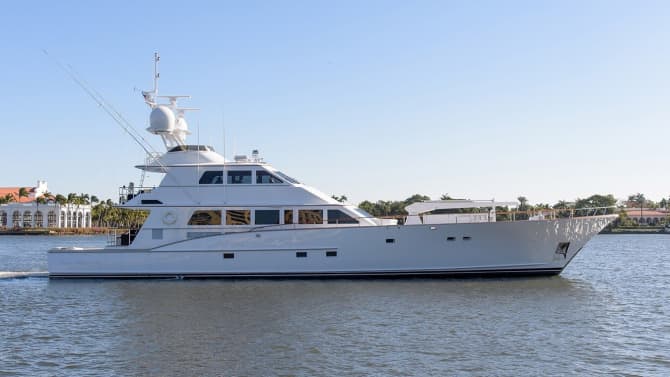108ft BURGER BOAT COMPANY yacht DREAM CATCHER u2014 exterior