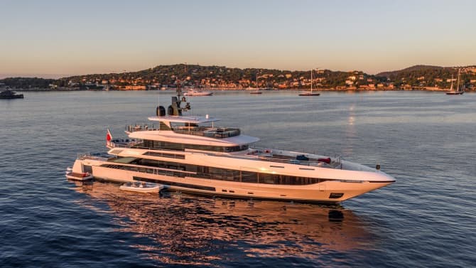 164ft MANGUSTA yacht FELICITu00c0 u2014 exterior