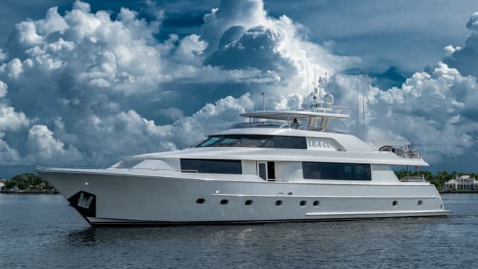 112ft WESTPORT yacht LILA CUY u2014 exterior