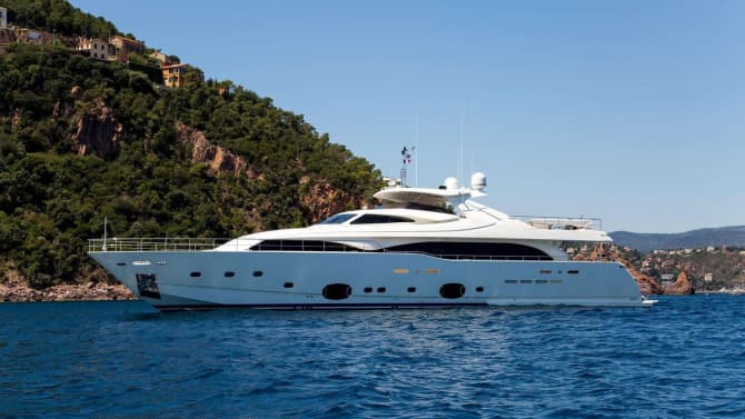 112ft CUSTOM LINE yacht MISS ADO u2014 exterior