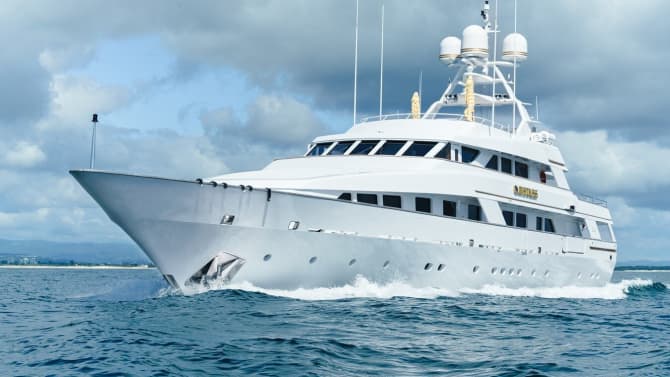 151ft BENETTI YACHTS yacht MISTRESS u2014 exterior