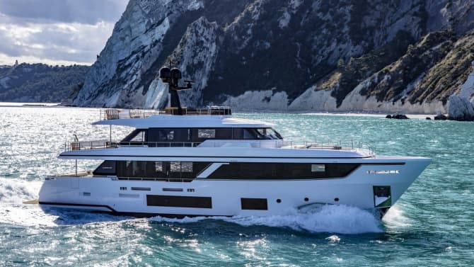 93ft CUSTOM LINE yacht N30 u2014 exterior