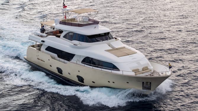 86ft CUSTOM LINE yacht NAVETTA CRESCENDO 26 u2014 exterior