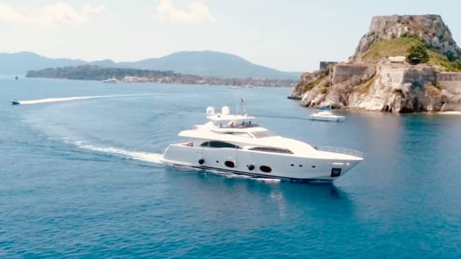 97ft FERRETTI CUSTOM LINE yacht THIRTEEN u2014 exterior