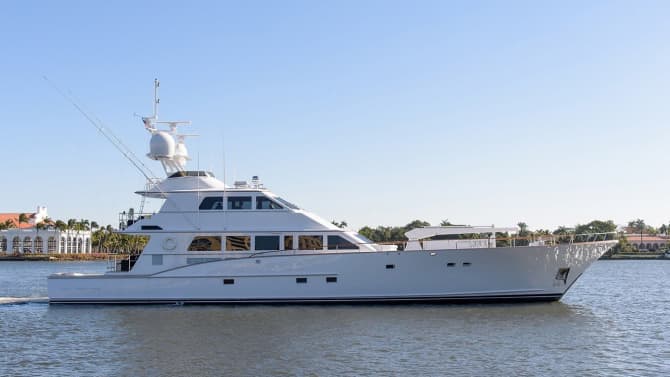 108ft BURGER BOAT COMPANY yacht DREAM CATCHER u2014 exterior