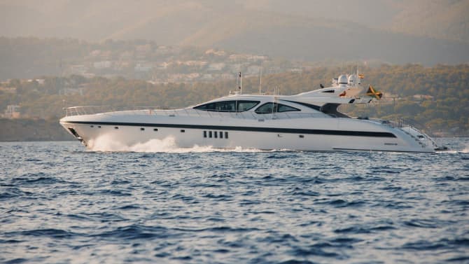 130ft OVERMARINE GROUP yacht JOMAR u2014 exterior