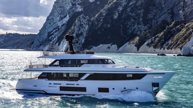 93ft CUSTOM LINE yacht N30 u2014 exterior