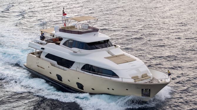 86ft CUSTOM LINE yacht NAVETTA CRESCENDO 26 u2014 exterior