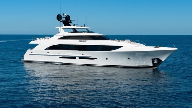 125ft WESTPORT yacht SERENITY u2014 exterior