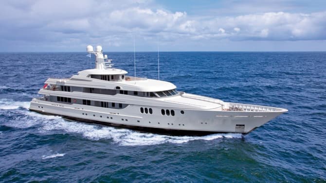 214ft FEADSHIP yacht TRIDENT u2014 exterior