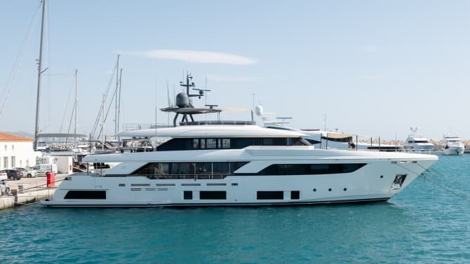 121ft FERRETTI CUSTOM LINE yacht WILLPOWER u2014 exterior