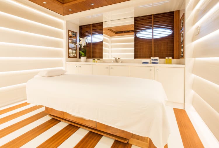 CC-SUMMER Spa Massage Room