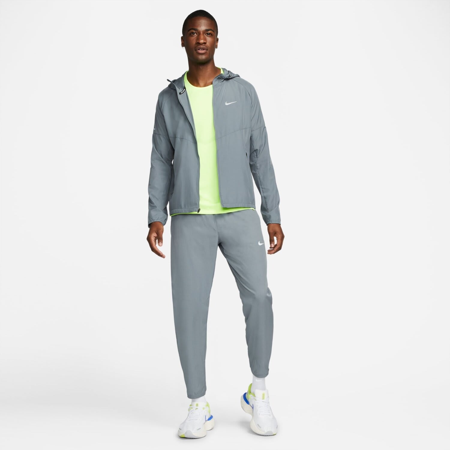 Nike Men's Miler Run Jacket | by Nike | Price: R 1 599,9 | PLU 1167412 ...