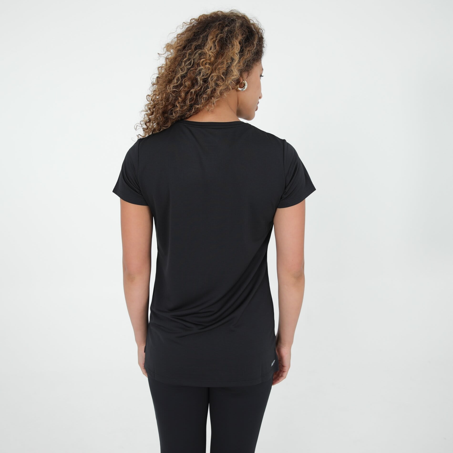 New Balance Women's Core Run Tee by New Balance Price R 399,9