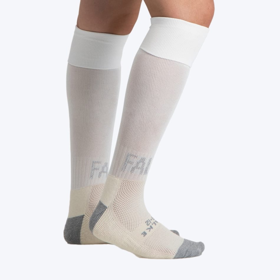 Falke White Practice Solid Socks 12.5-3.5 | Sportsmans Warehouse