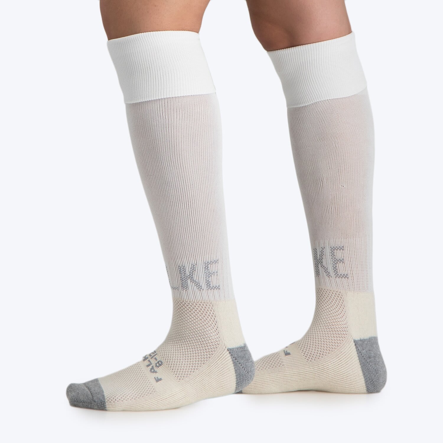 Falke White Practice Solid Socks 12.5-3.5 | Sportsmans Warehouse