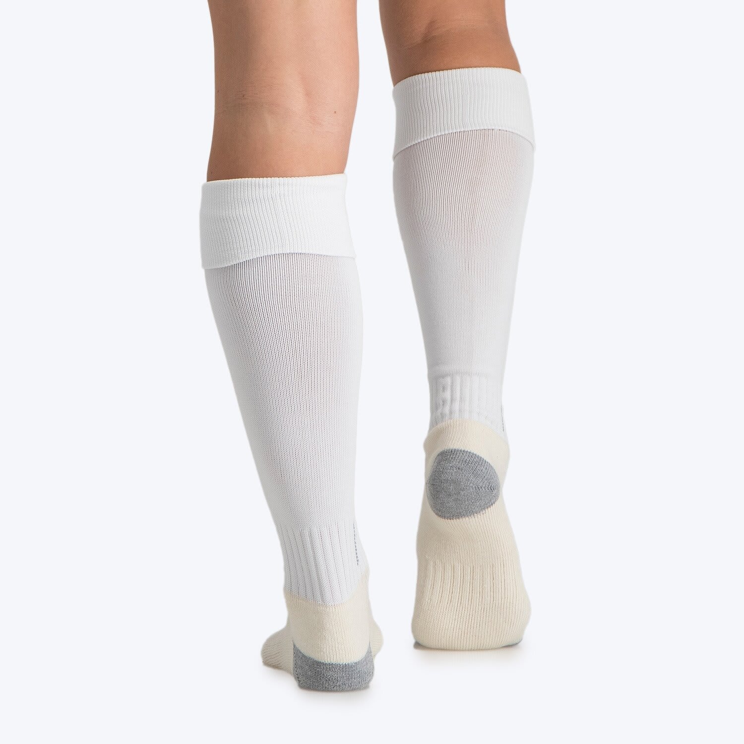 Falke White Practice Solid Socks 4-7 | Sportsmans Warehouse