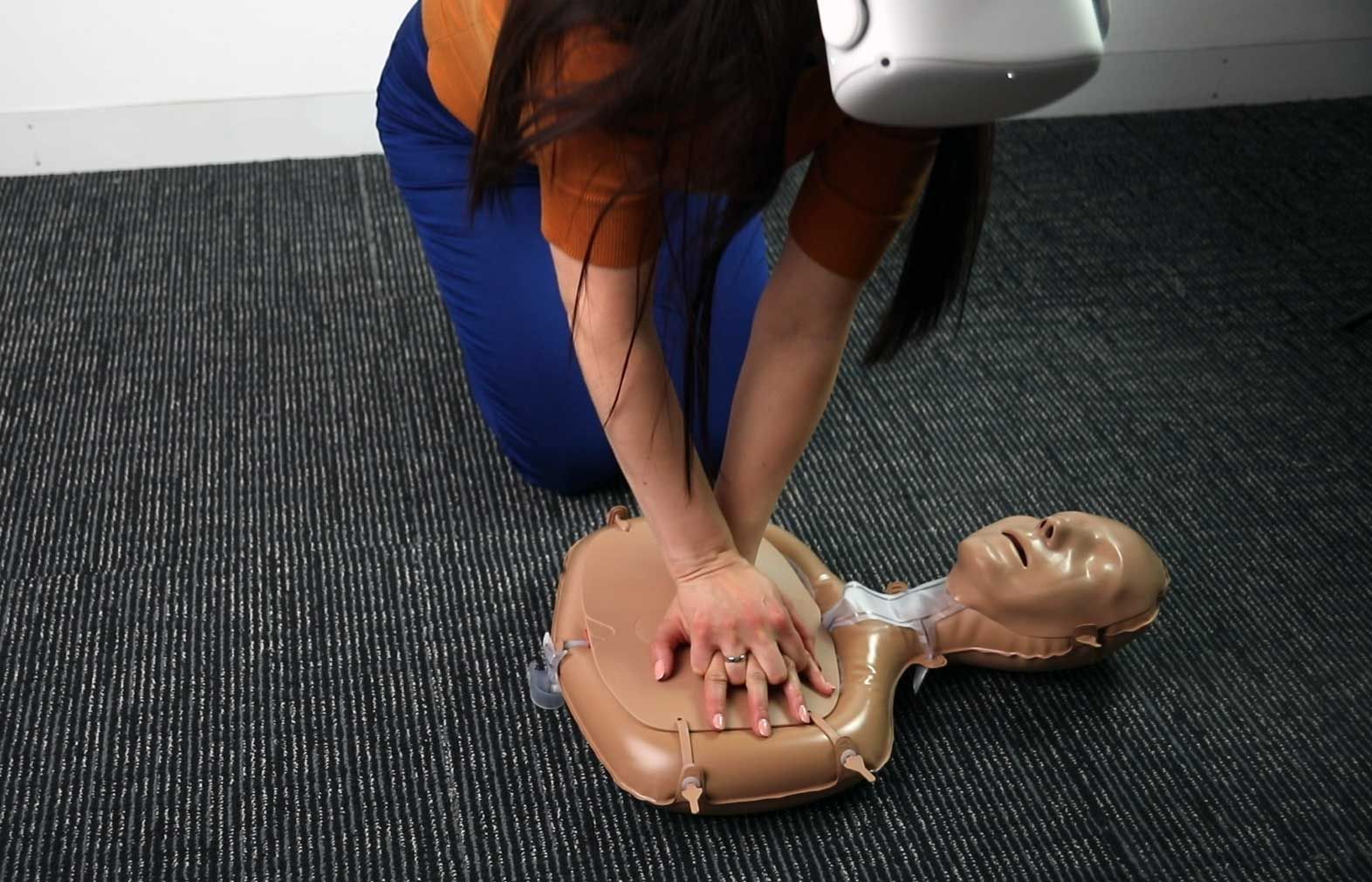 cpr_on_mannequin.jpg