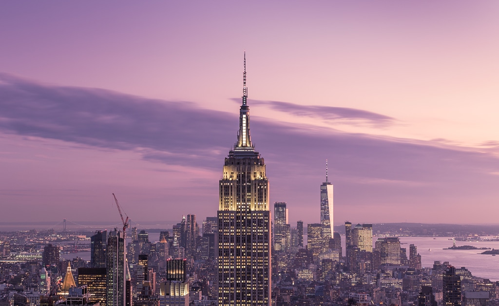 Empire State Building in late evening (New York City, United States)