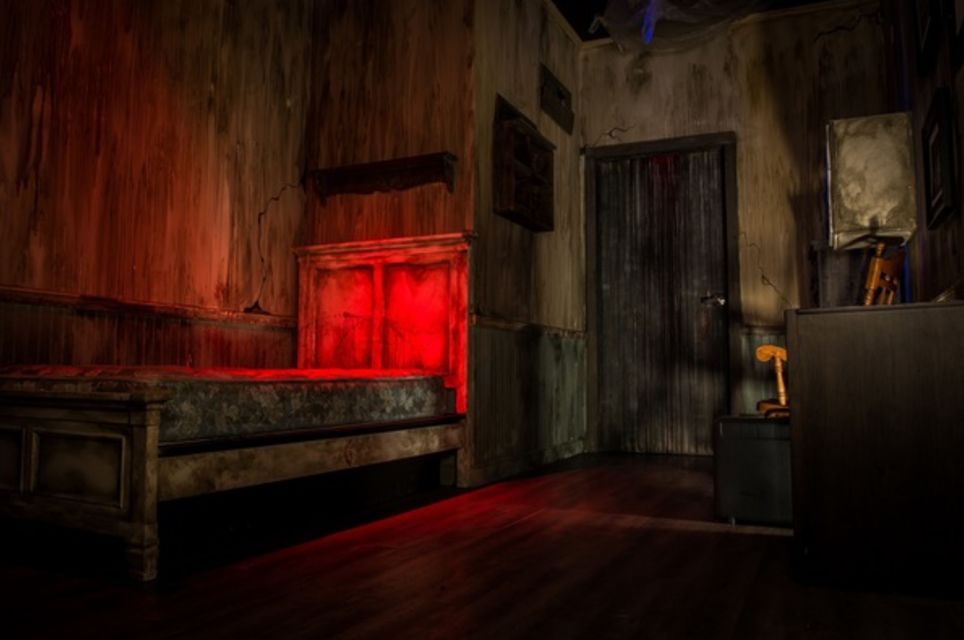 Escape the Darkest Hour: Torture Chamber