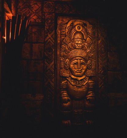 Azték Sírkamra [Aztec Catacomb]