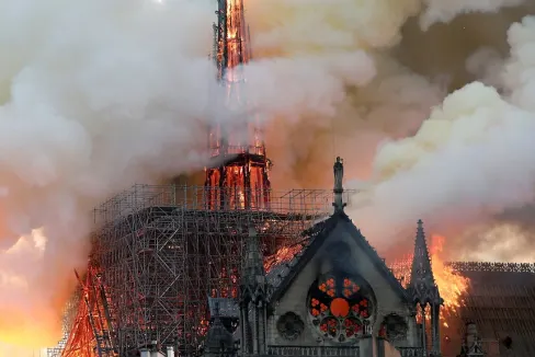 Save Notre-Dame on Fire [VR]