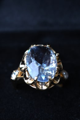 Kuningattaren sormus [Drottningens ring]