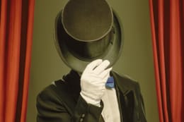 Egy Bűvész Titkai Szoba [The Secret of a Magician’s Room]