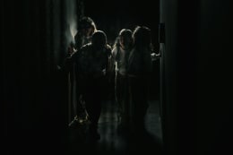 Escondite en la Oscuridad [Hiding in the Dark]