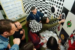 Alicia en el País de las Maravillas [Alice in Wonderland]