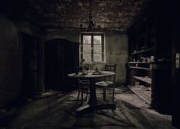 El Ala Oeste: Los Ecos del Orfanato [The West Wing: Echoes of the Orphanage]