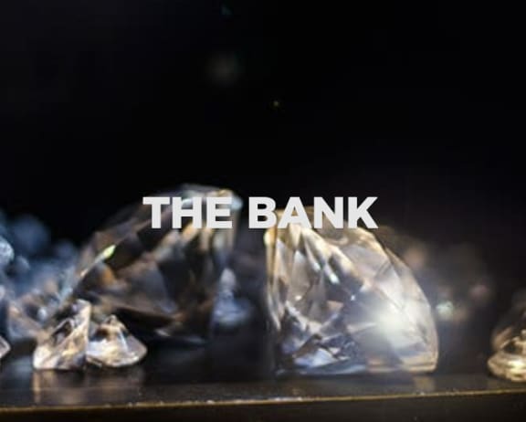 La Banque [The Bank]