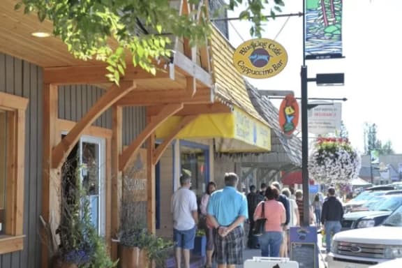 The Wronged Writer [Outdoor]