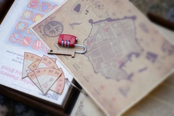 The Spy and the Traitor [Outdoor]