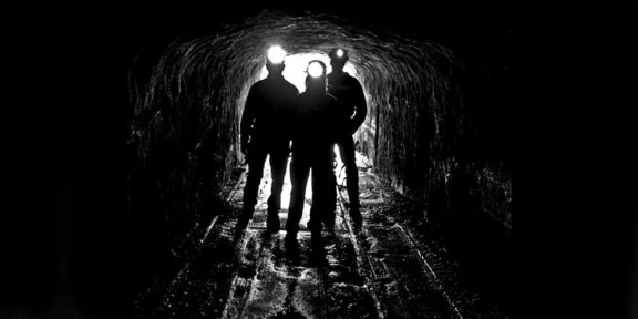 Vor Der Hacke Ist Es Duster