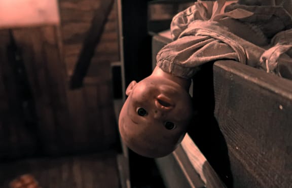 Das Verlassene Waisenhaus [The Lost Orphanage]