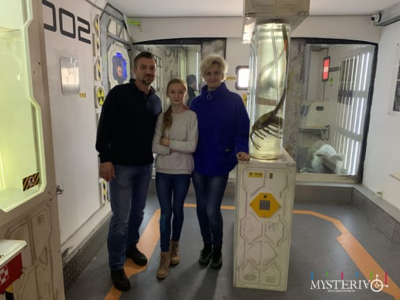 Svešie Laboratorija [Aliens. The Lab.]