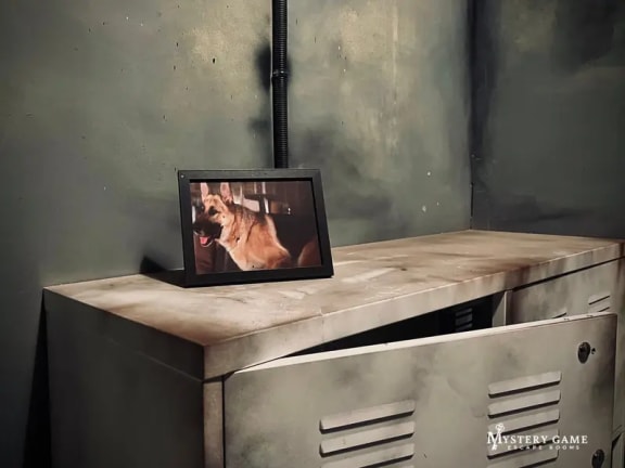 I Am Legend – Das verlassene Labor [The Abandoned Laboratory]