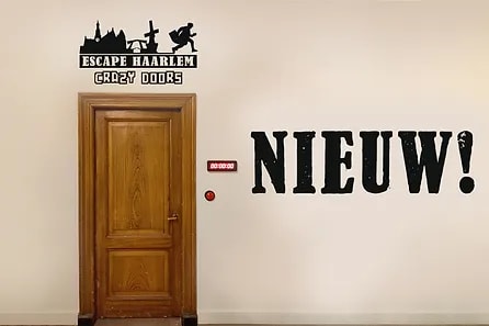 Crazy Doors Escape Race