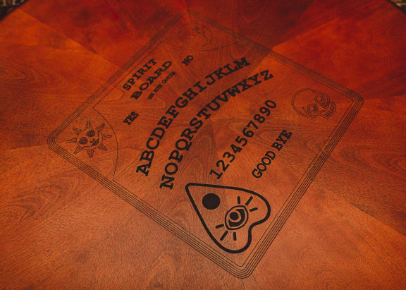 Seance: Family Secrets