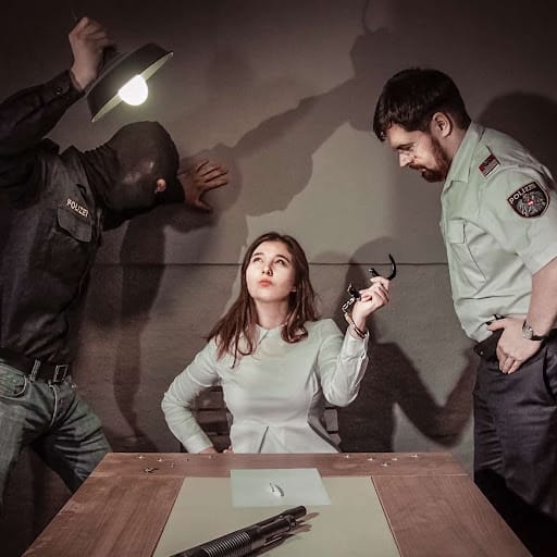 Polizeistation [Police Station]