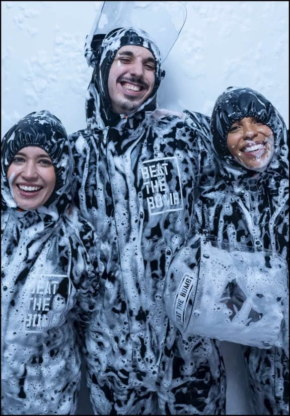 Foam Bomb Mission [Immersive]