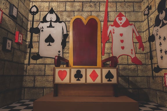 Alice Au Pays Des Merveilles [Alice-In-Wonderland]