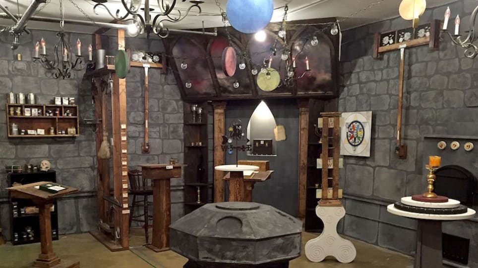 Quest For The Throne | Palace Plot